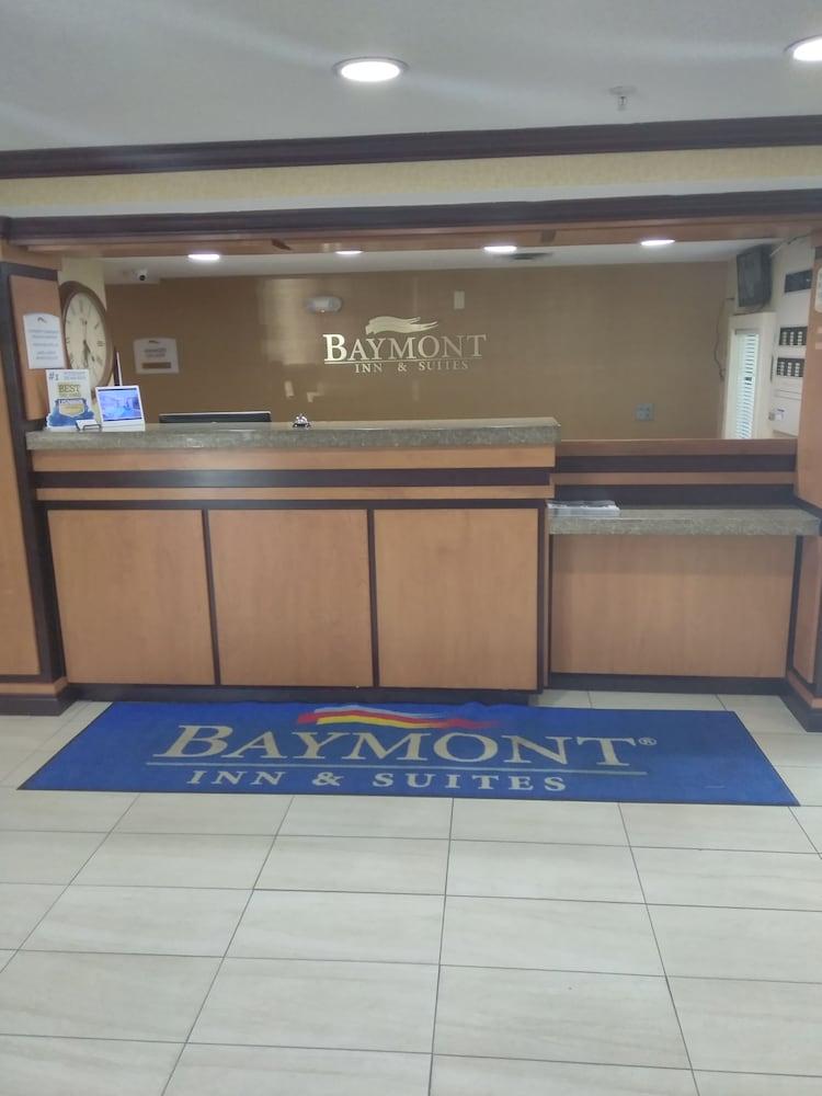 Отель Baymont By Wyndham Madison Heights Detroit Area Экстерьер фото